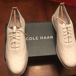 Women’s white knit